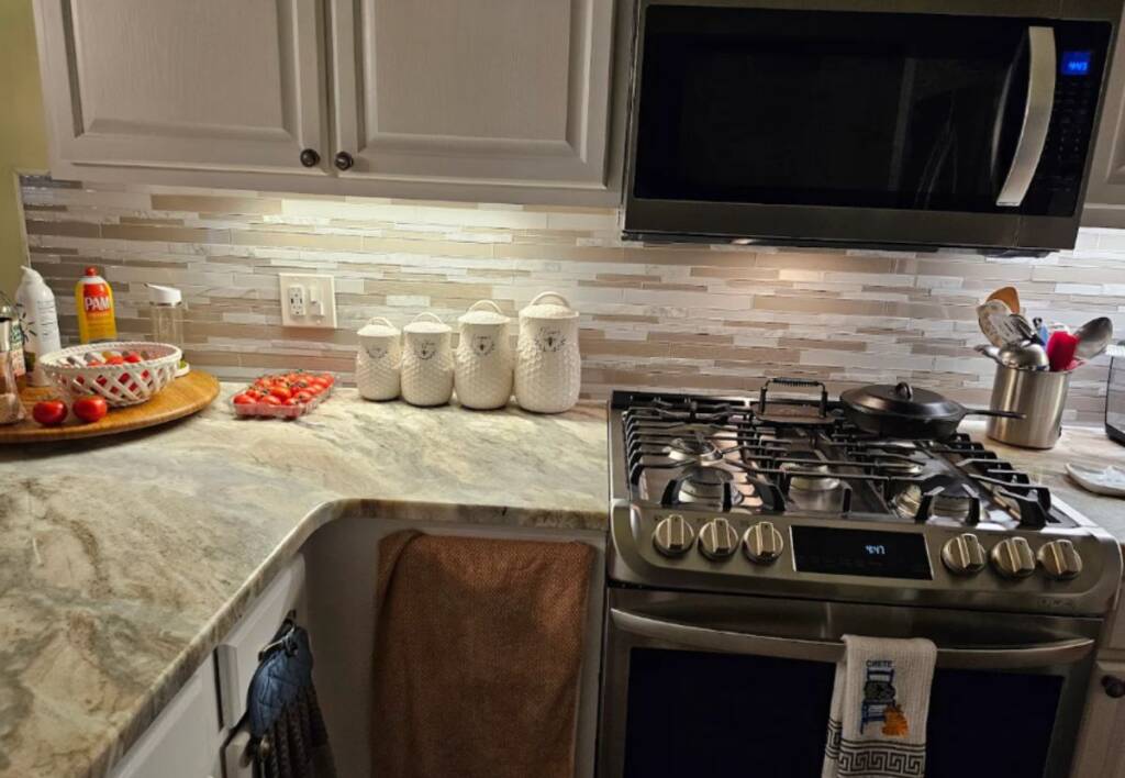 Glass mosaic kitchen backsplash tile installation cost by Precise Tile & Stone – expert NJ tile installation for modern kitchen remodeling